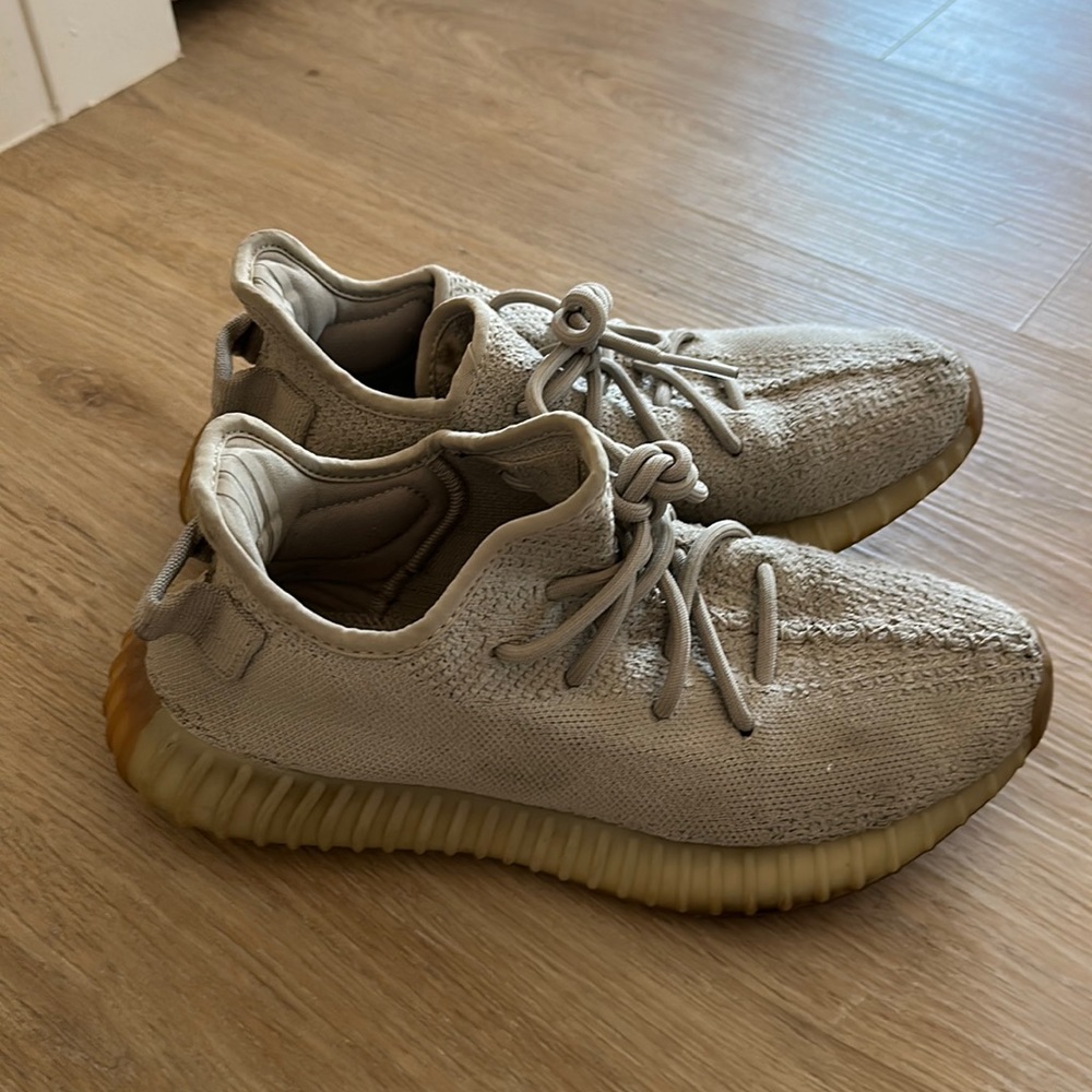 YEEZY BOOST SESAME SNEAKERS WORN MENS SIZE US 7.5
